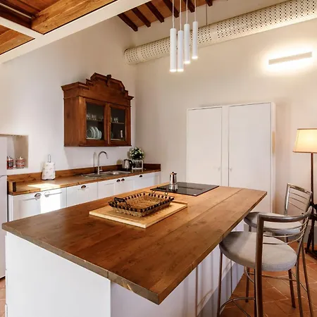 Guesthost - Casa Di Guido - Country Chic With View *